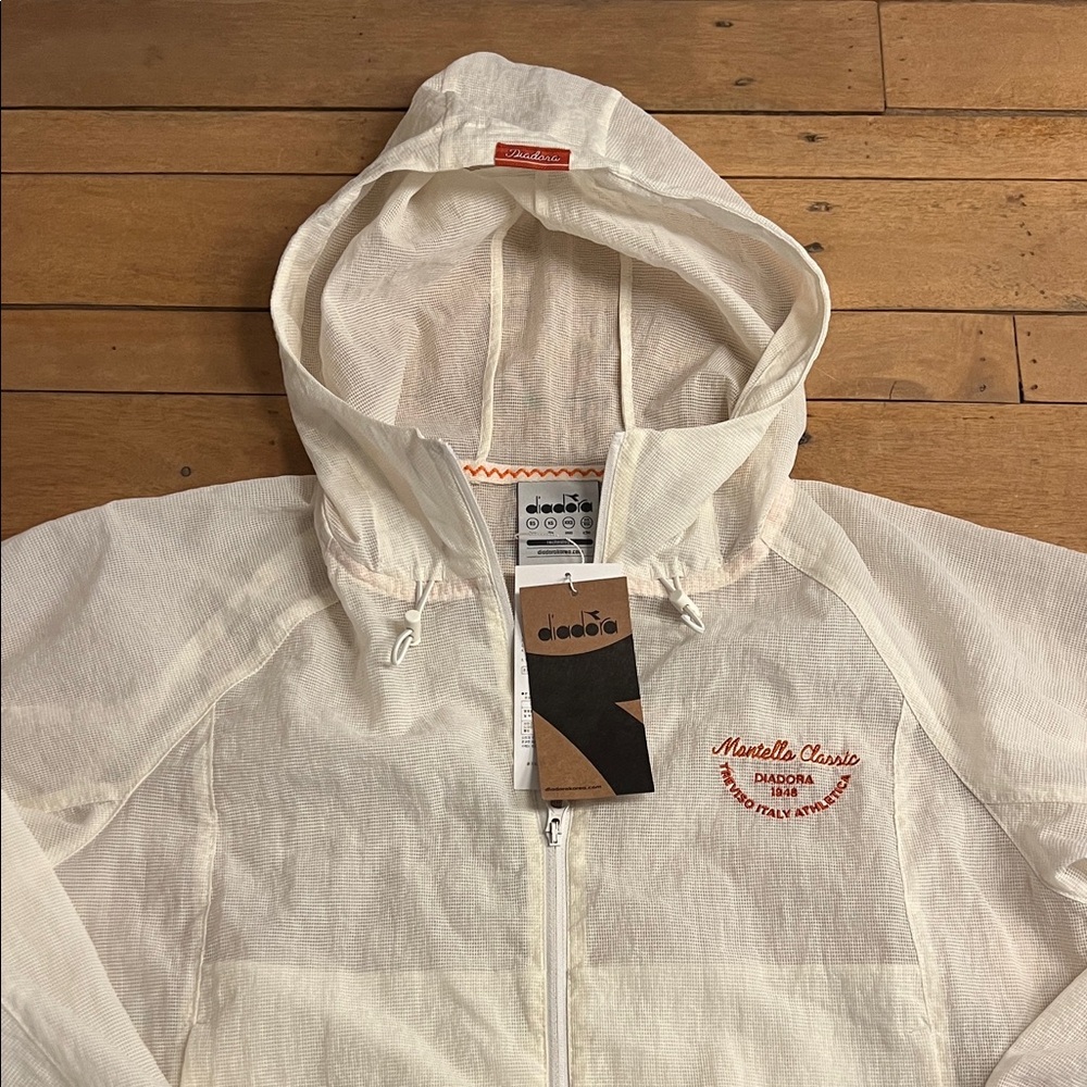 NEW Diadora Korea White Hooded Jacket